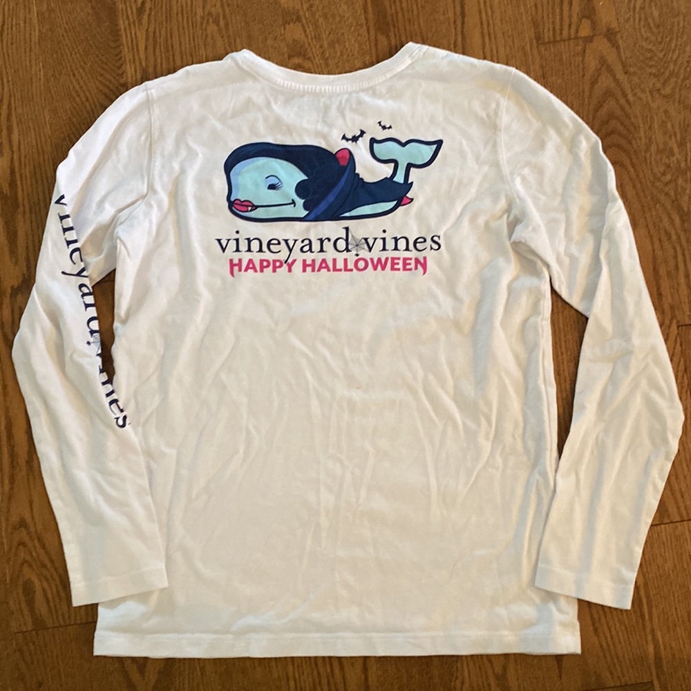 Vineyard Vines long sleeve tee 🎃👻